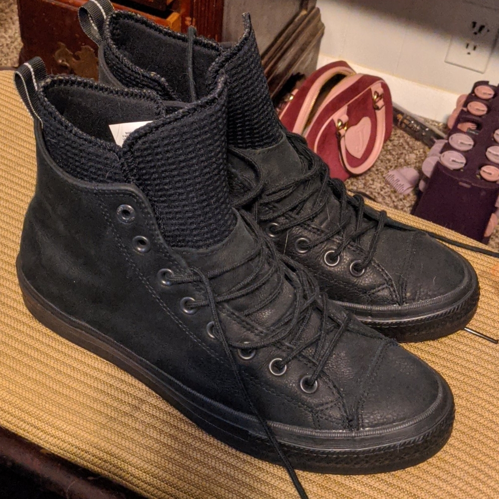 Converse leather waterproof boots size US 10